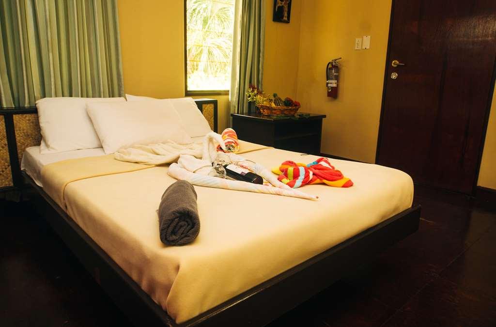 Overbridge River Resort Paramaribo Rom bilde